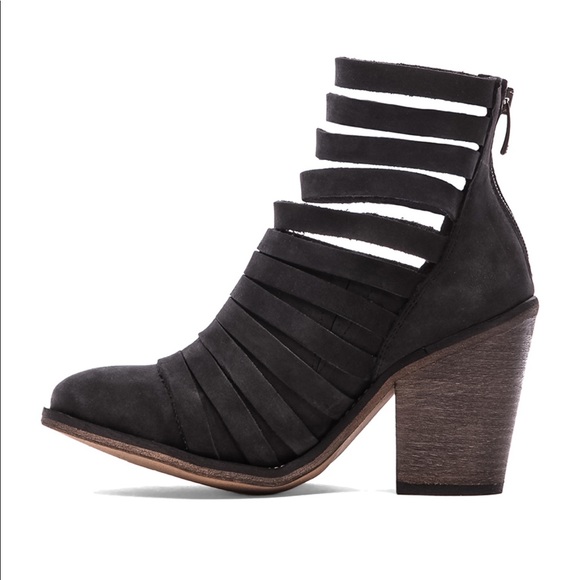 ❗️FINAL SALE❗️Free People “Hybrid” Suede Heels - Picture 4 of 8